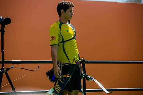 Brasileiro Marcus Vinícius D'Almeida no evento-teste do tiro com arco, realizado no Sambódromo do Rio de Janeiro / Foto: André Motta/Heusi Action/Brasil2016.gov.br